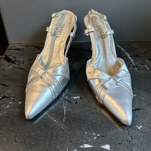 Van Eli Silver Leather Kitten Heels with Bow, Size 7N